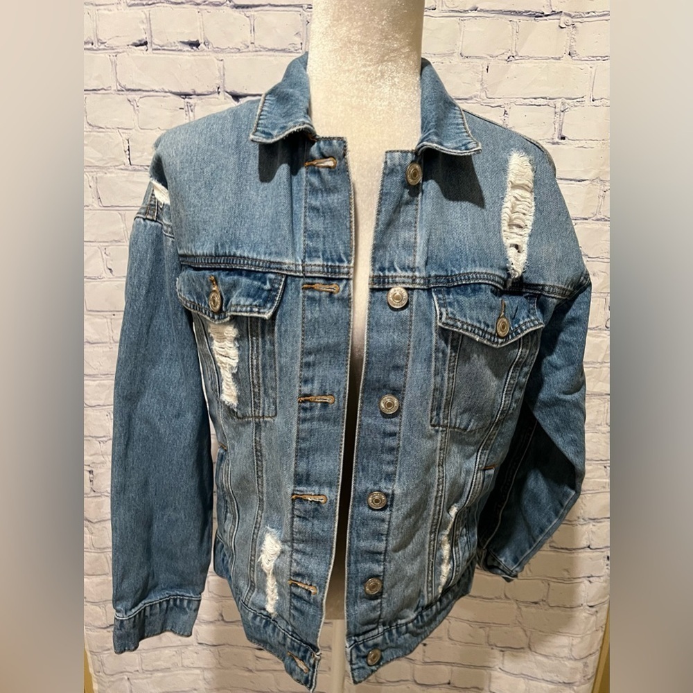 Forever 21 Los Angeles Distressed Denim Jean Jacket Button Blue Down size small